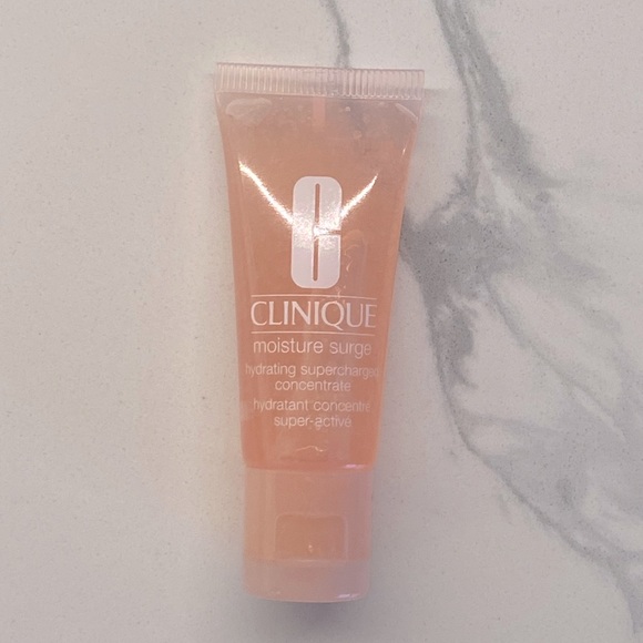 Clinique Moisture Surge Hydrating Supercharged Concentrate - Picture 4 of 4
